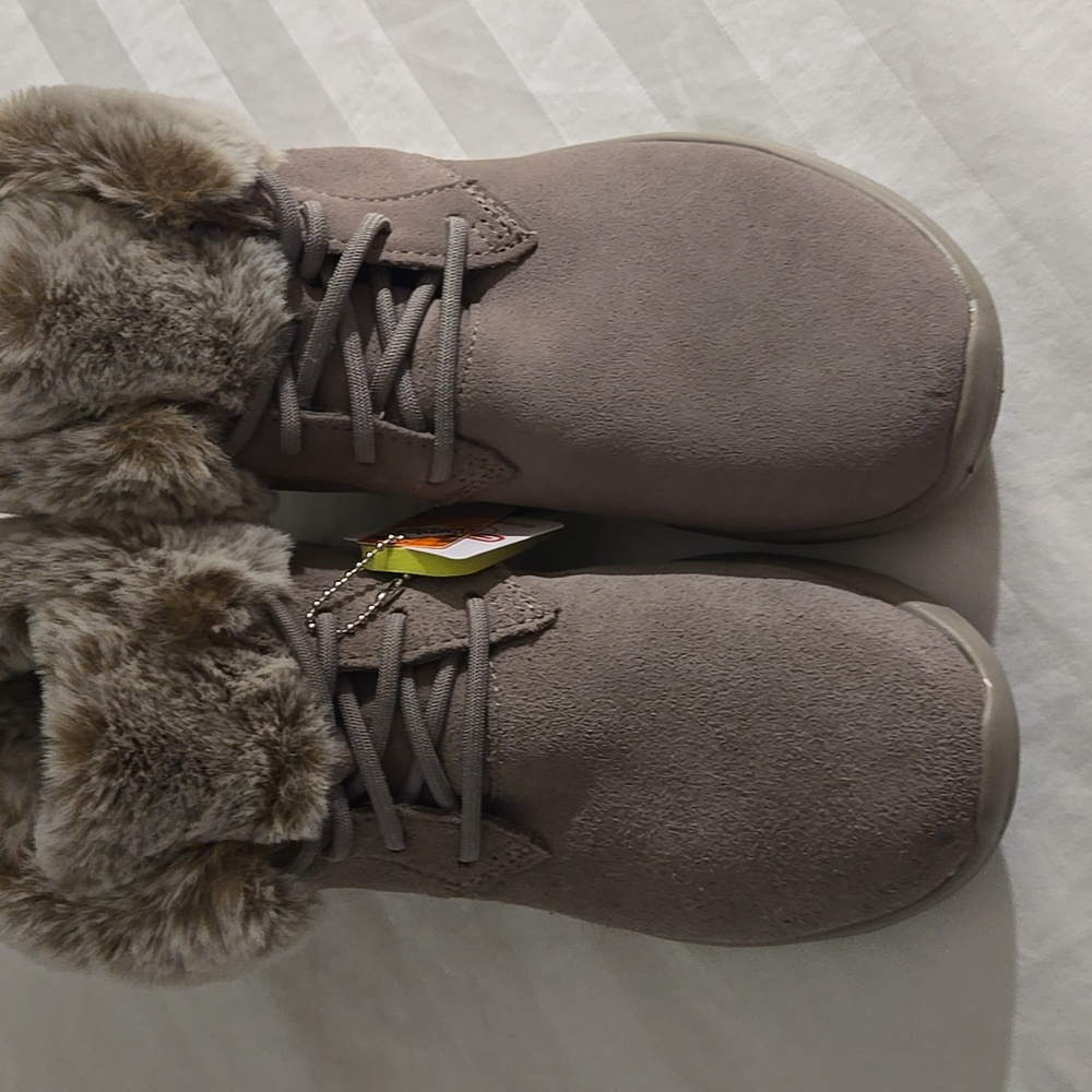 Skechers Women's Winter Boots - Lavender/Taupe